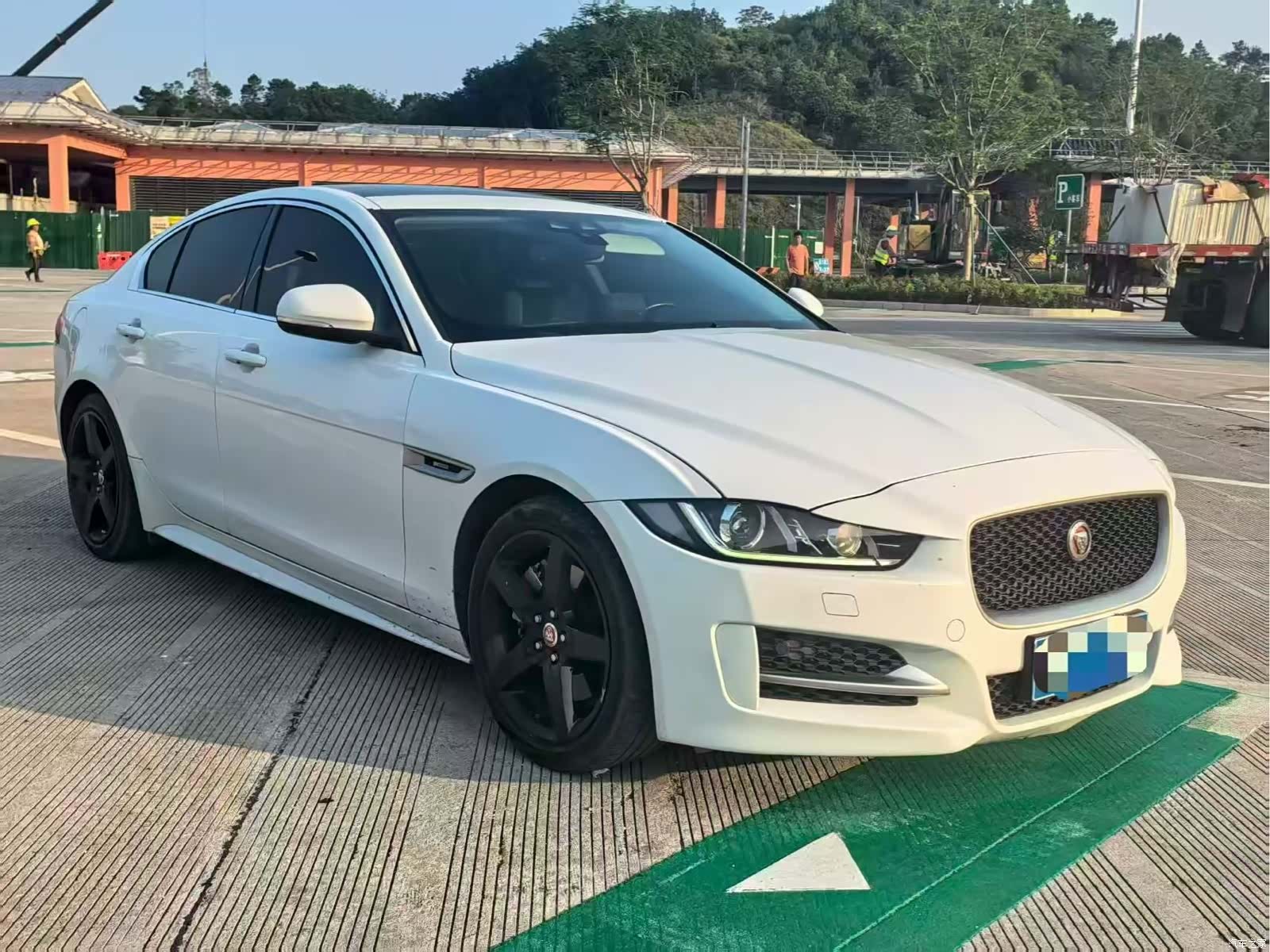 Jaguar XE, 2017 3