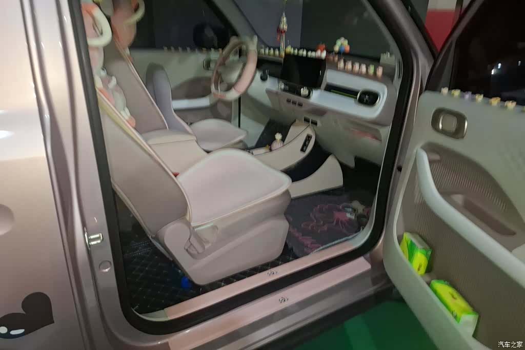Geely Panda, 2025 8