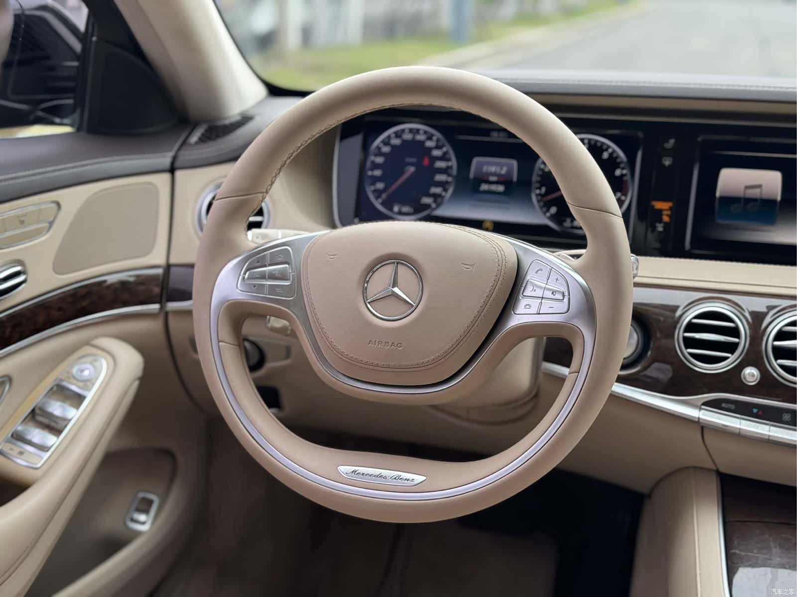 Mercedes-Benz S-Class, 2015 18