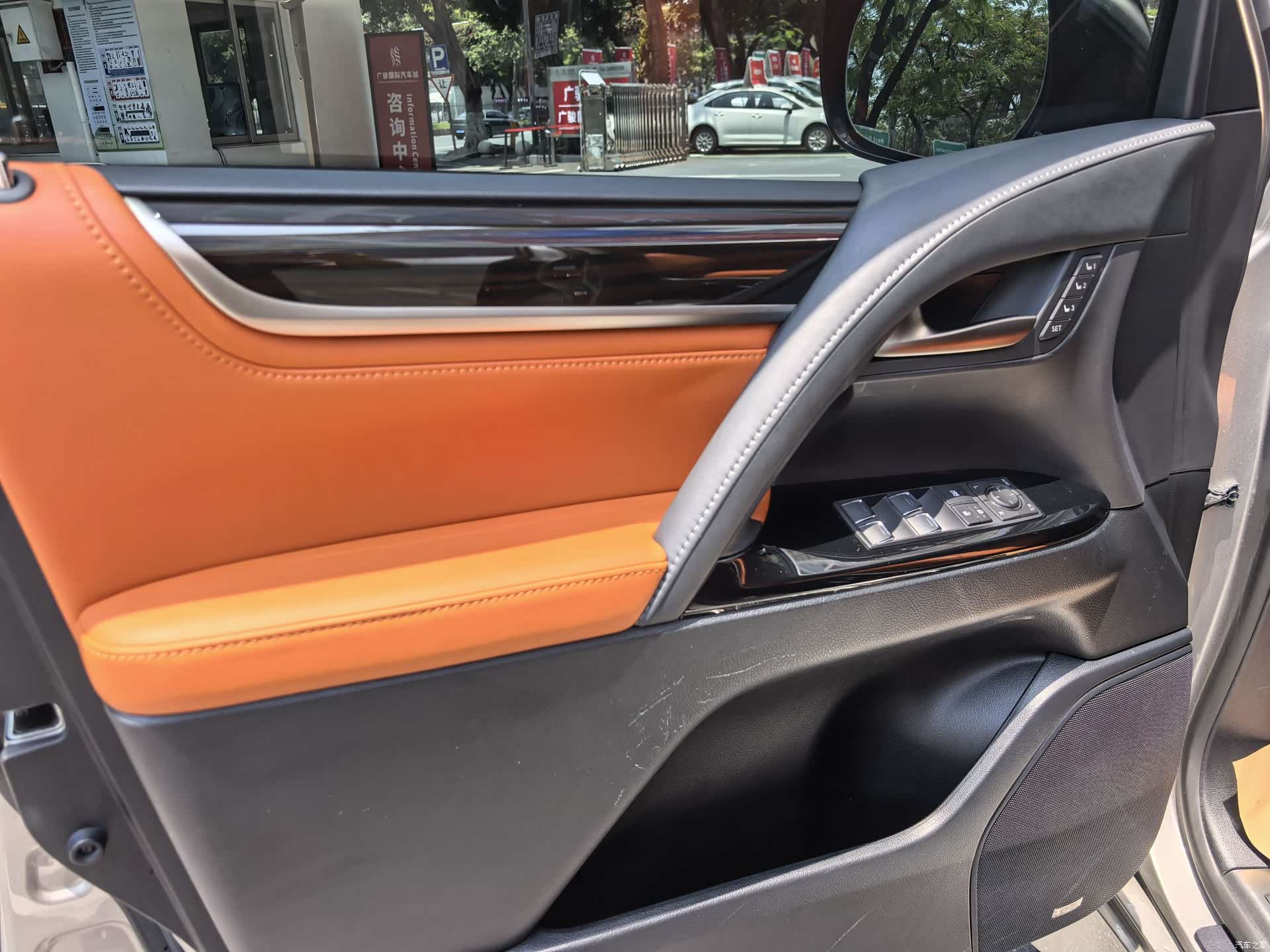 Lexus LX, 2019 11