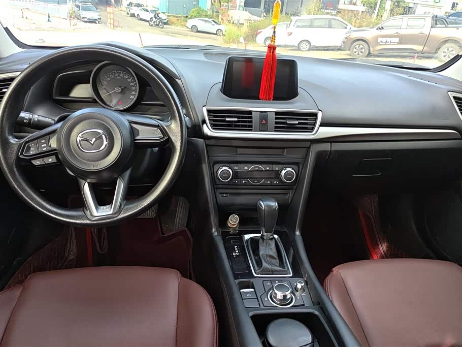Mazda 3 Angkesaila