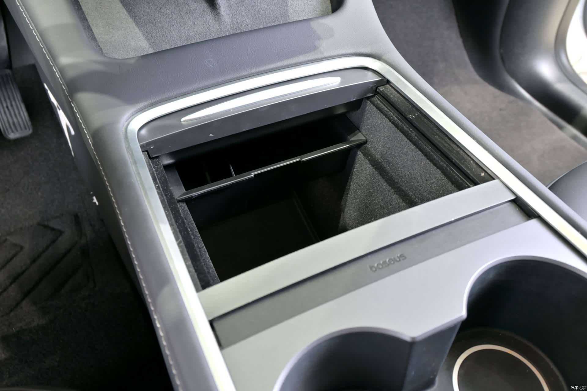 Tesla Model Y, 2024 19
