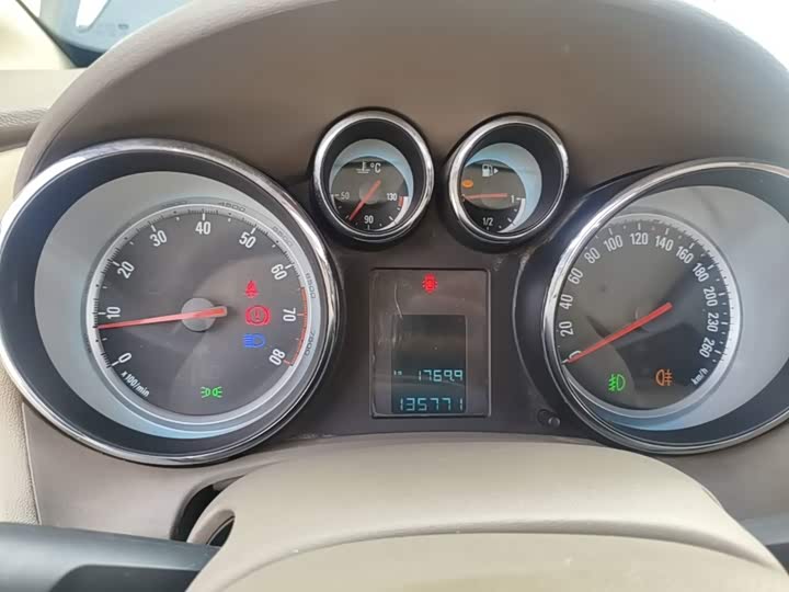 Buick Excelle GT 2013 GT 1.6L МКПП jin qu ban