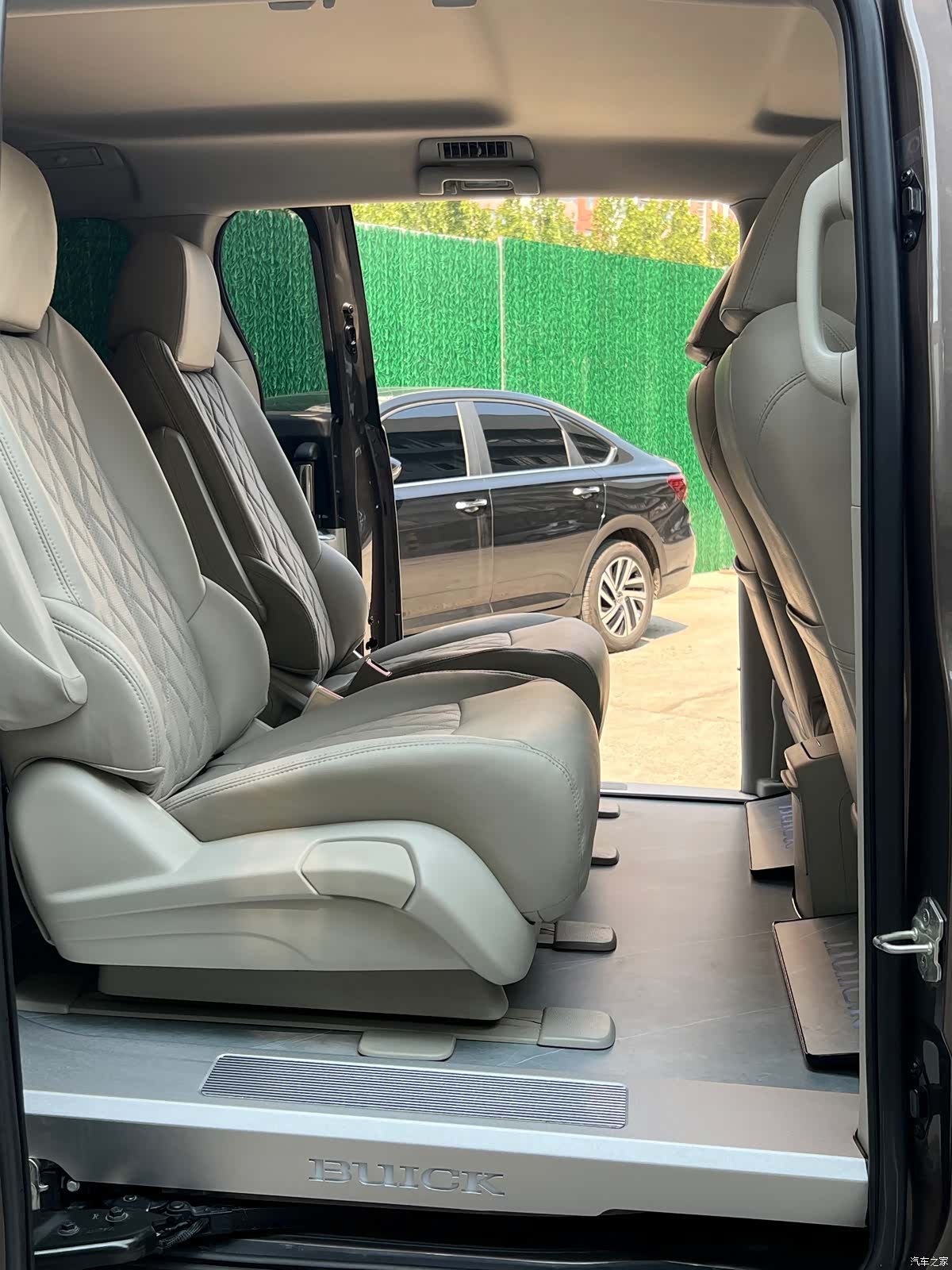 Buick GL8, 2022 13