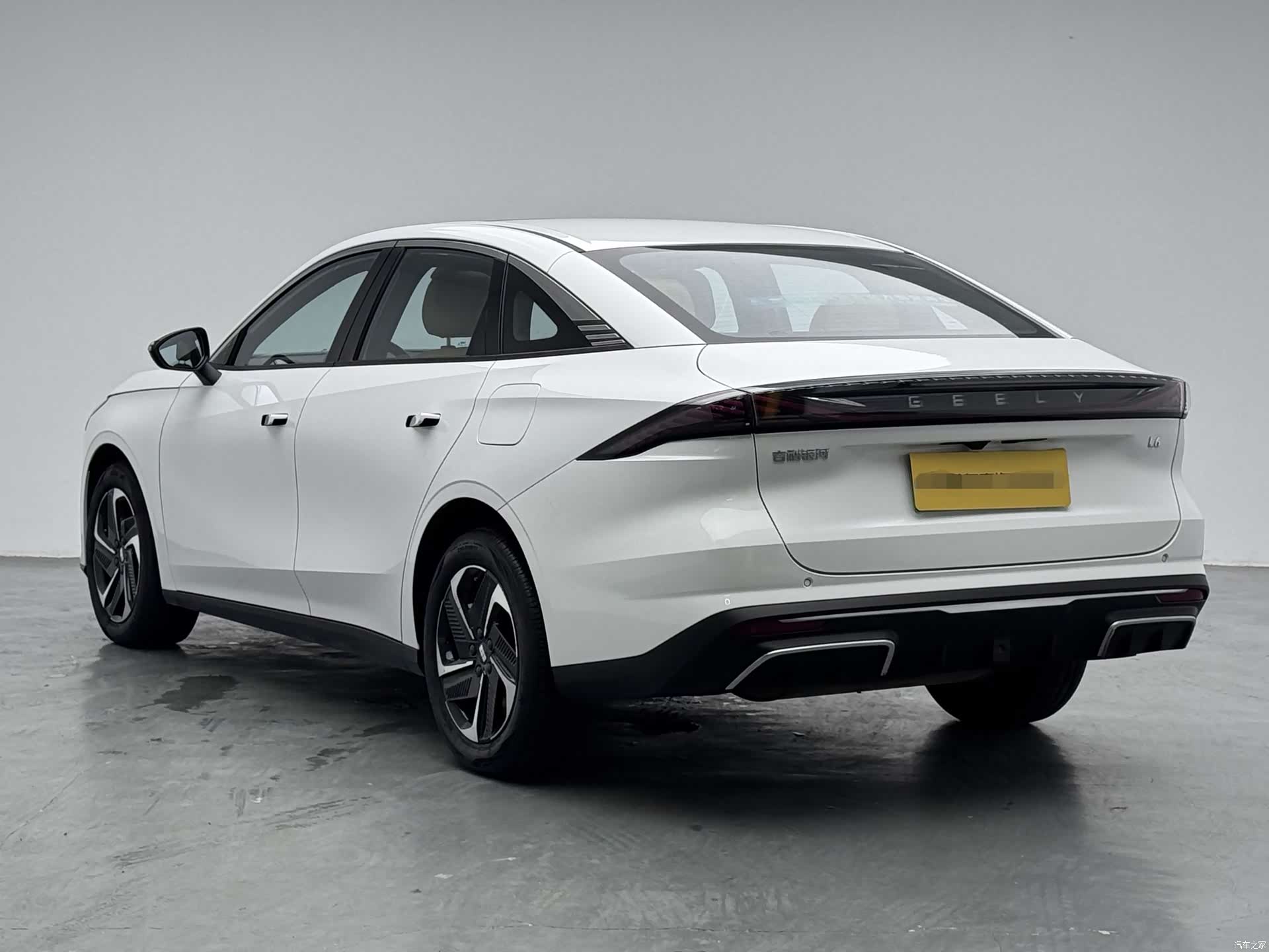 Geely Galaxy L6, 2024 4
