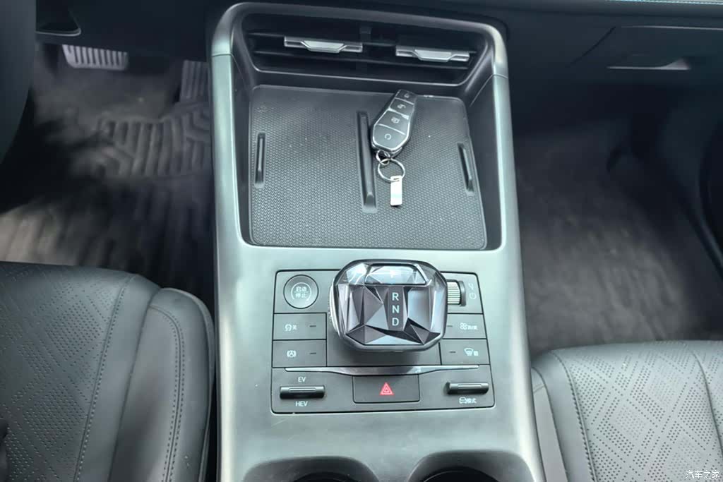 BYD Qin, 2025 16