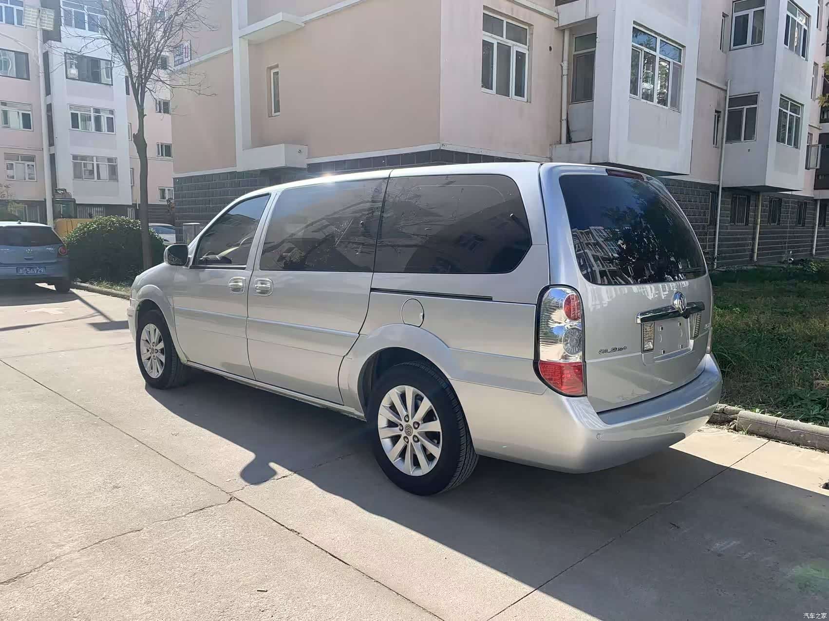 Buick GL8, 2016 9