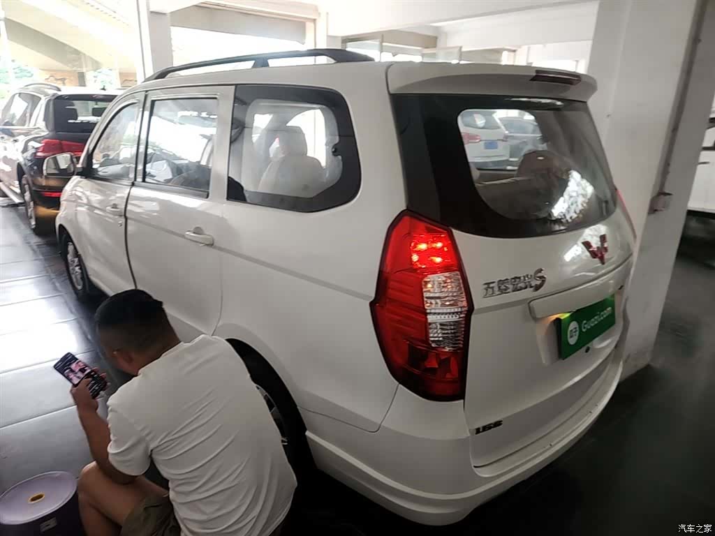Wuling Hongguang, 2017 все фото