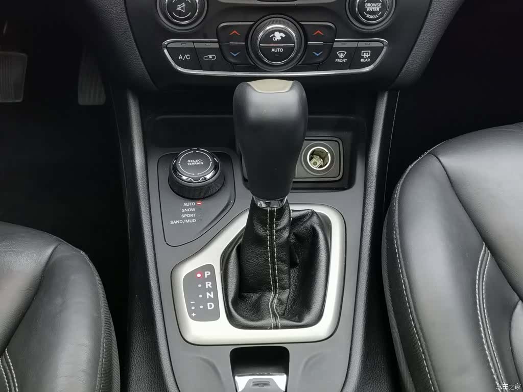 Jeep Cherokee, 2016 13