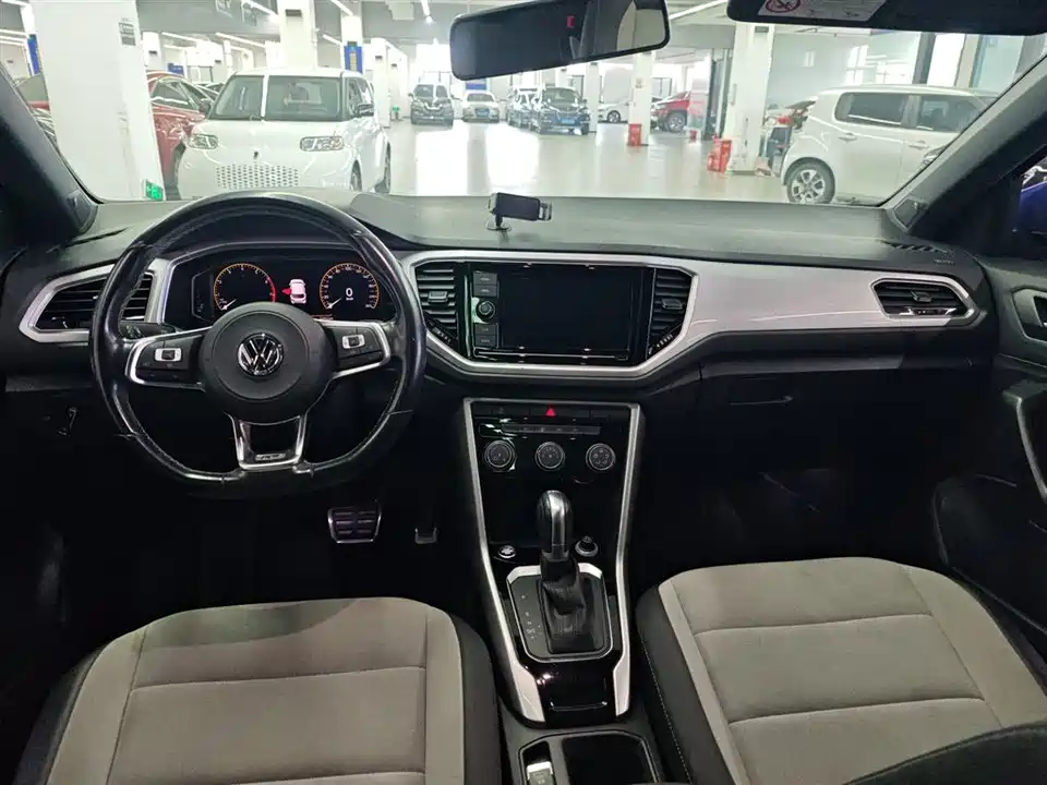 Volkswagen T-ROC exploring Songs