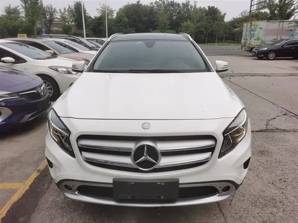 Mercedes-Benz GLA