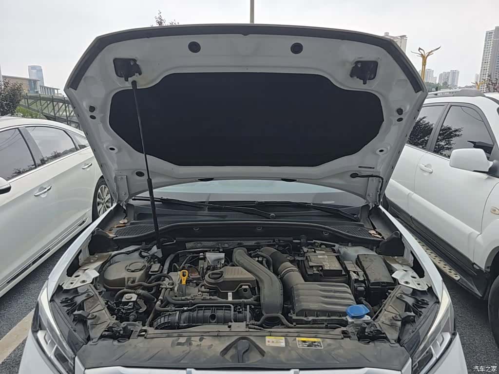 Audi Q2L, 2023 20