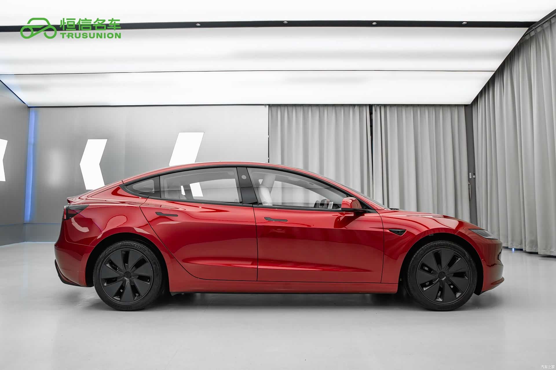 Tesla Model 3, 2025 7