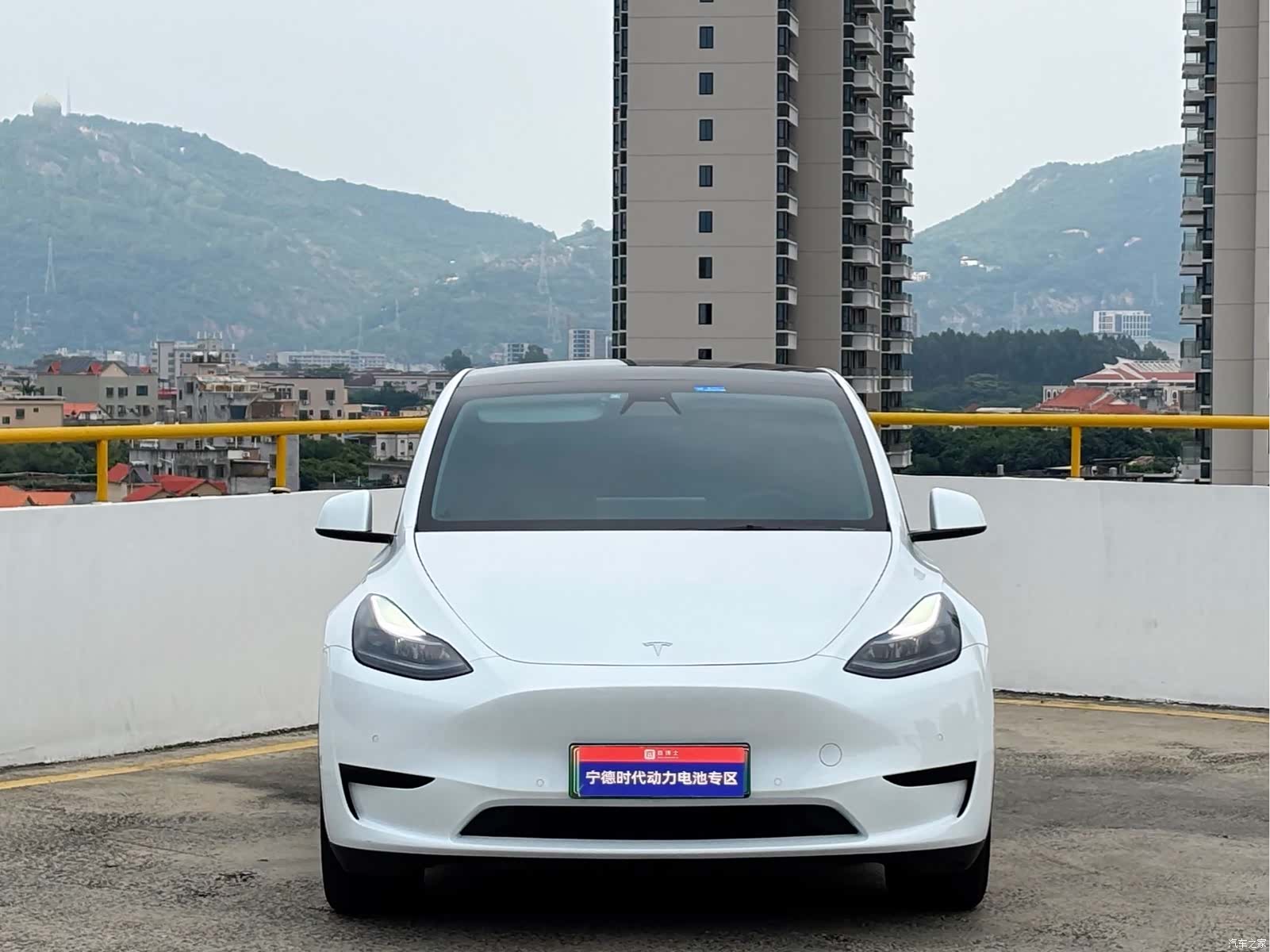 Tesla Model Y, 2023 2
