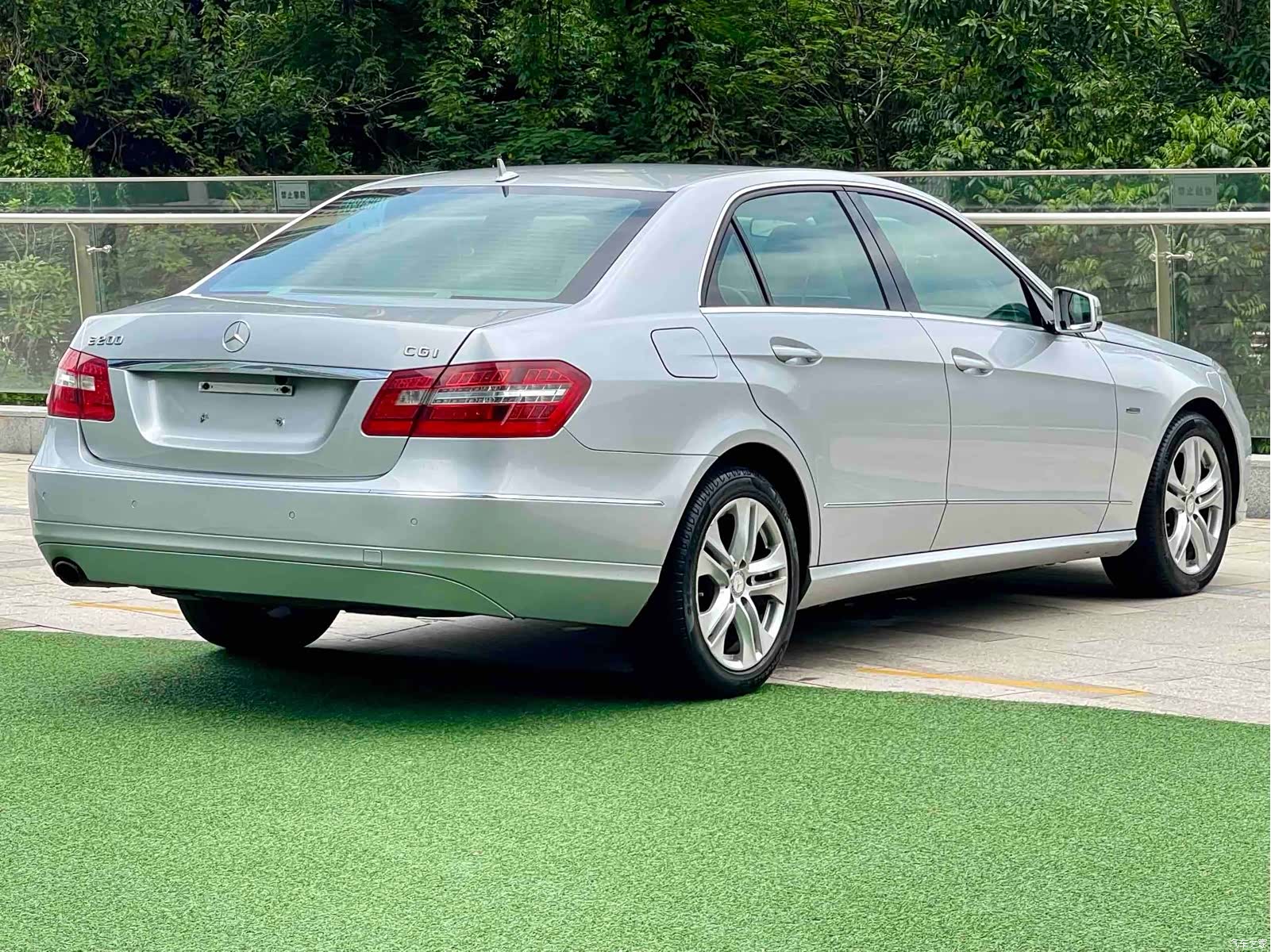 Mercedes-Benz E-Class, 2010 4