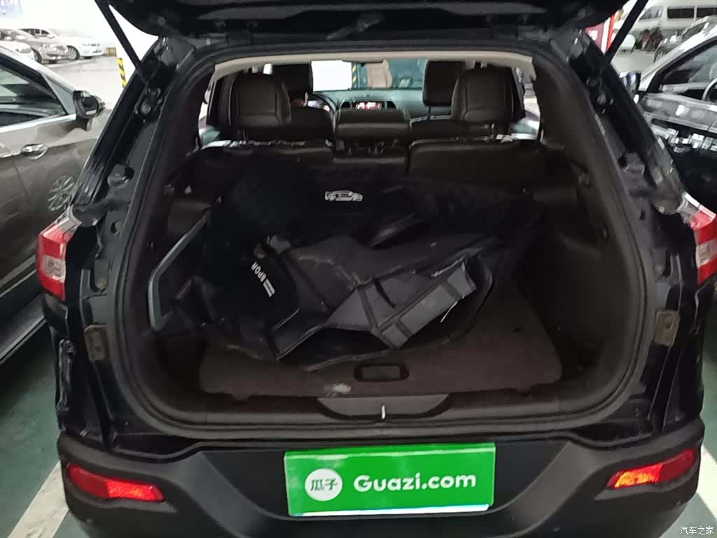 Jeep Cherokee, 2017 19