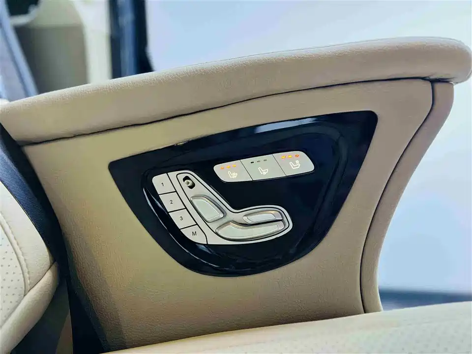 Mercedes-Benz V-class