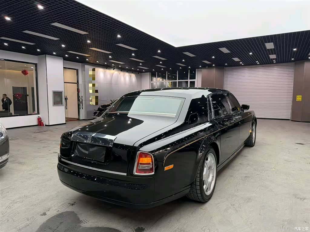 Rolls-Royce Phantom, 2007 4