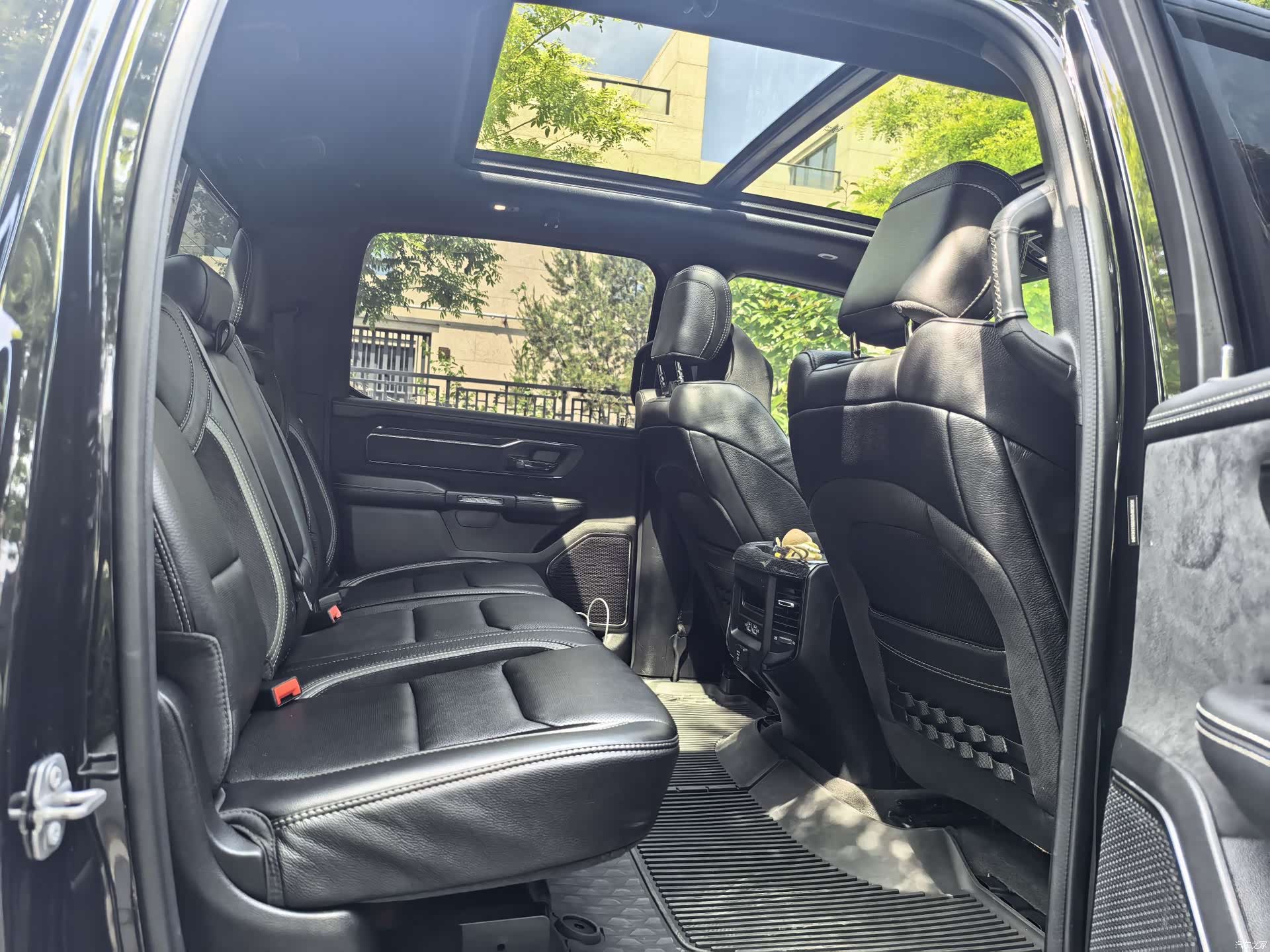 RAM Trucks, 2023 8