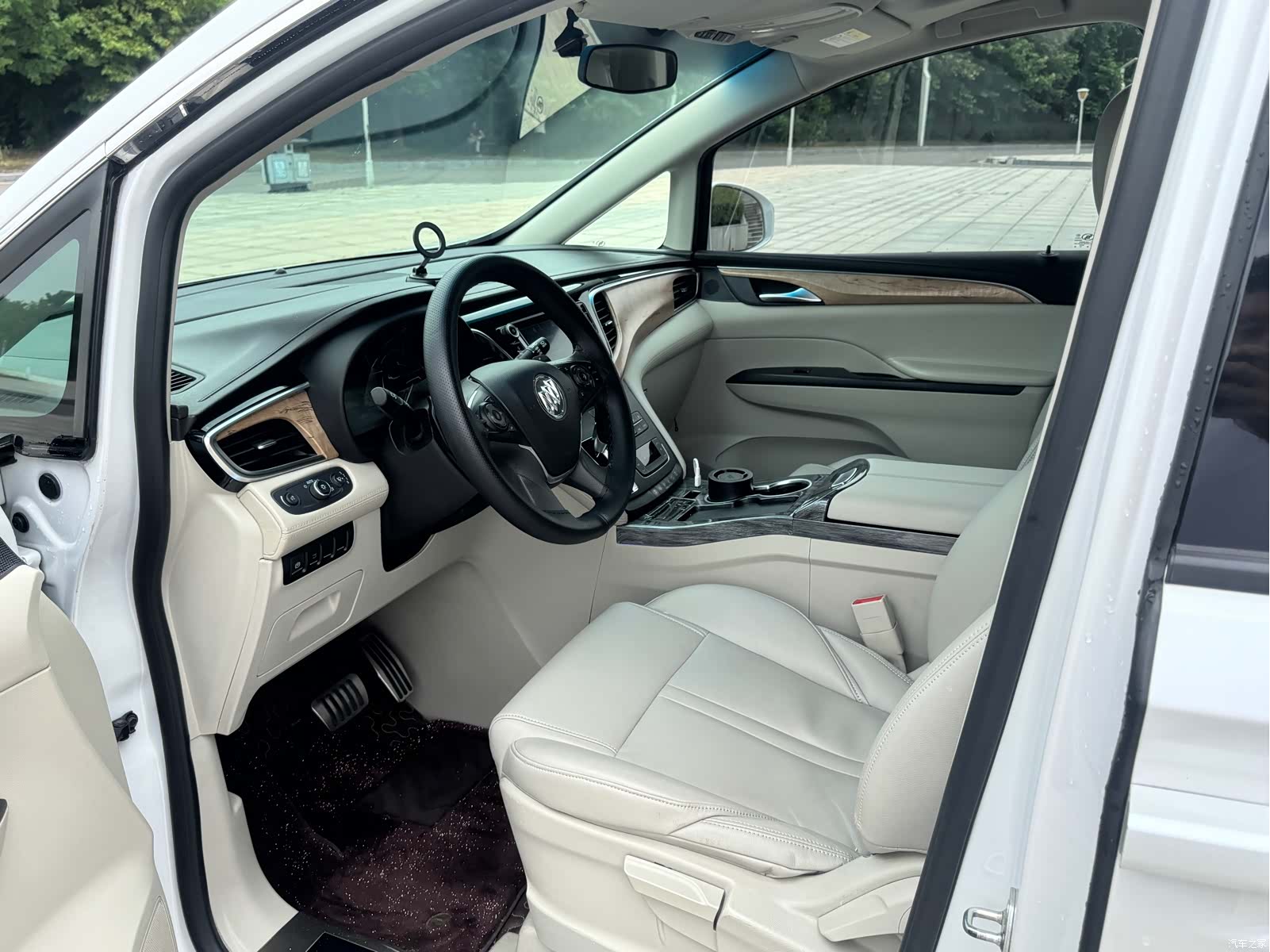 Buick GL8, 2019 4