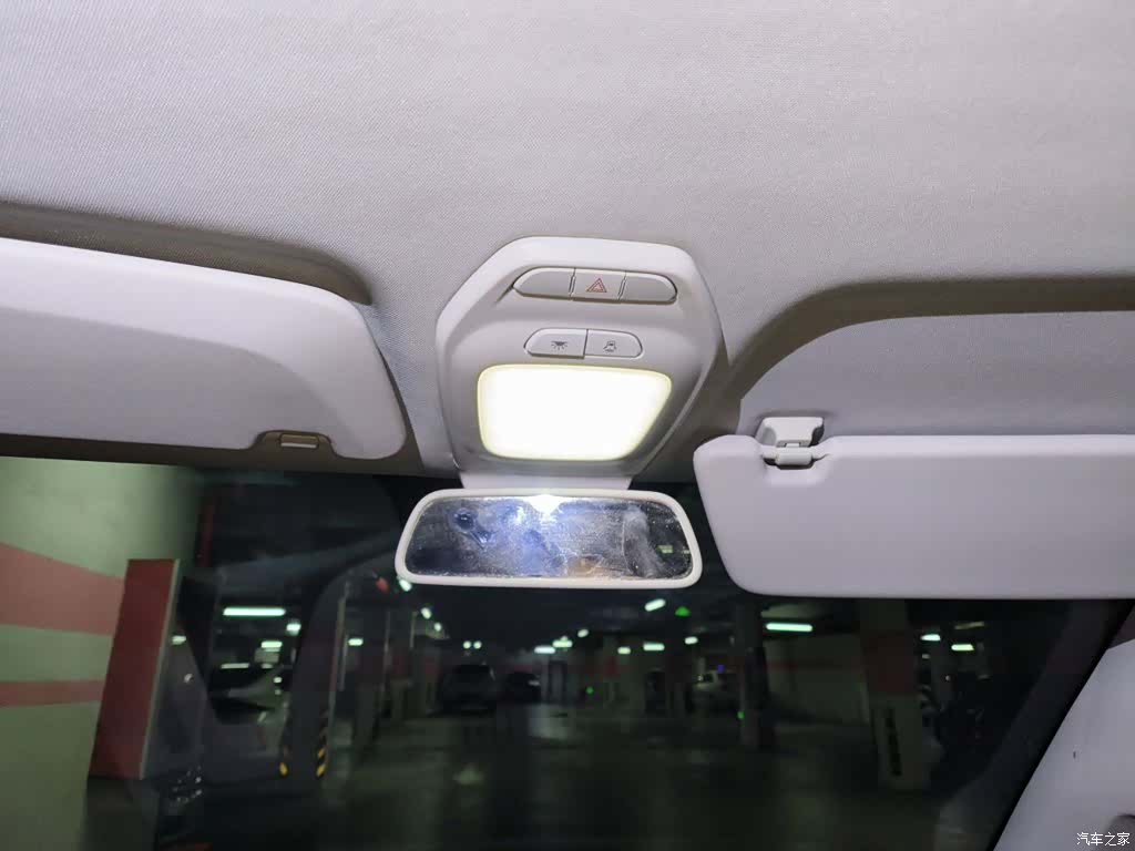 Wuling NanoEV, 2022 15
