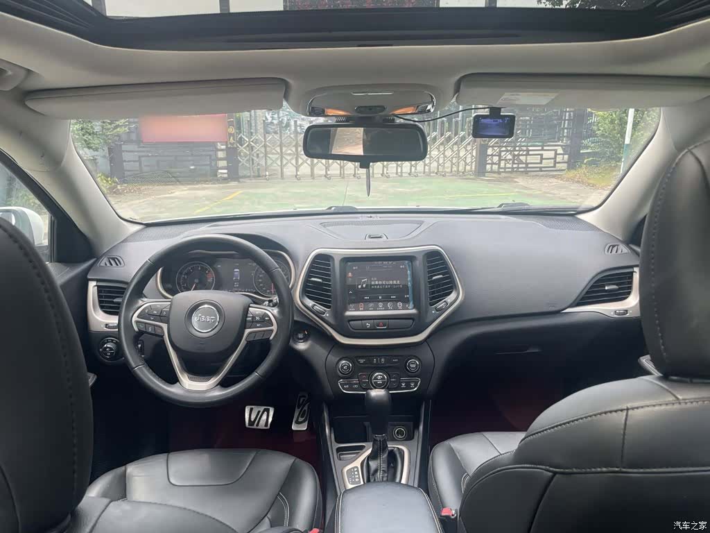 Jeep Cherokee, 2019 16