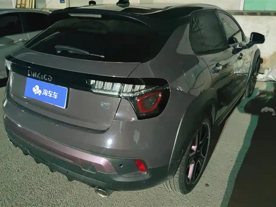 Lynk & Co 02
