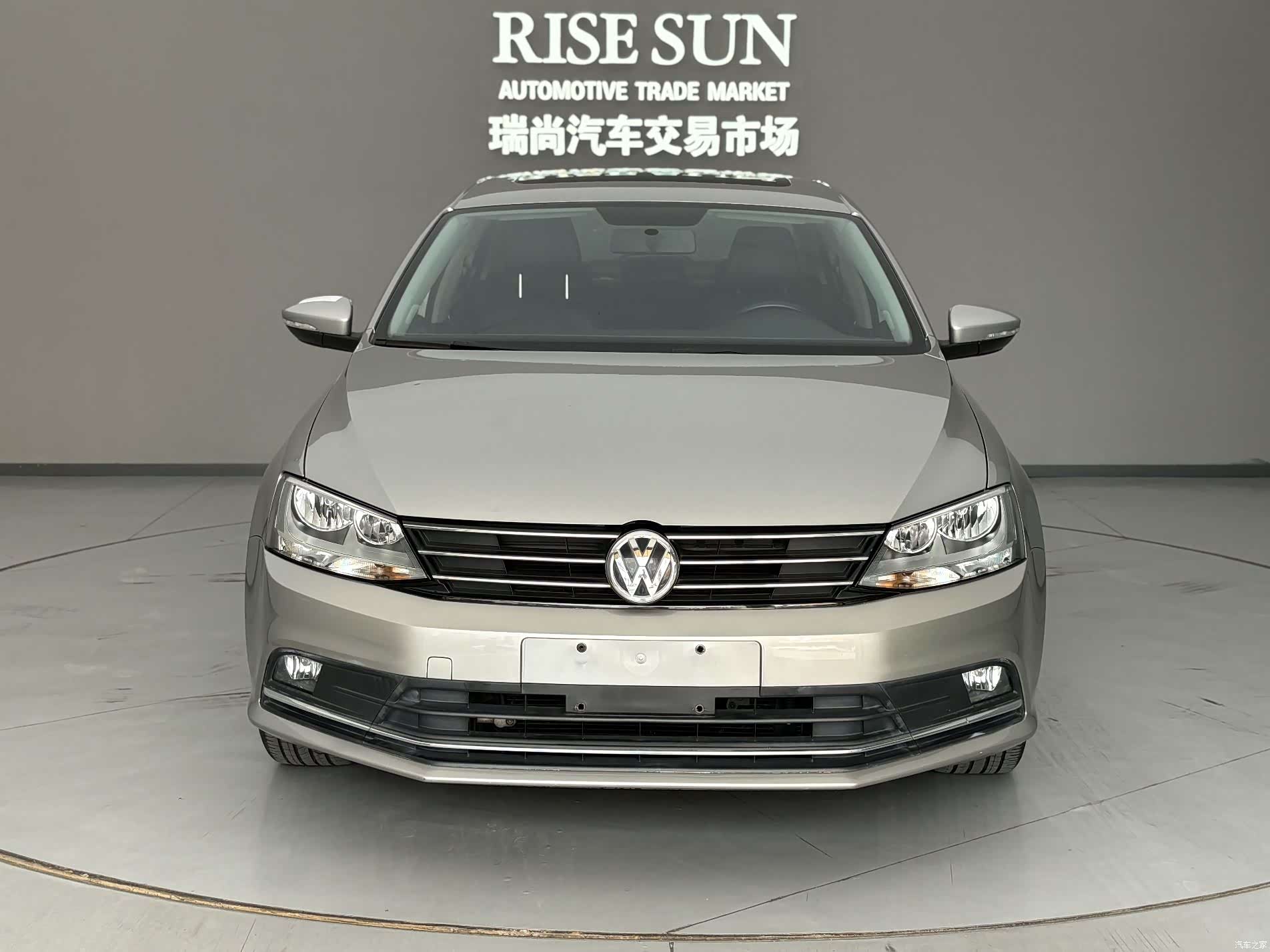 Volkswagen Sagitar, 2016 4