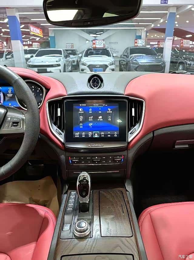 Maserati Ghibli, 2016 7