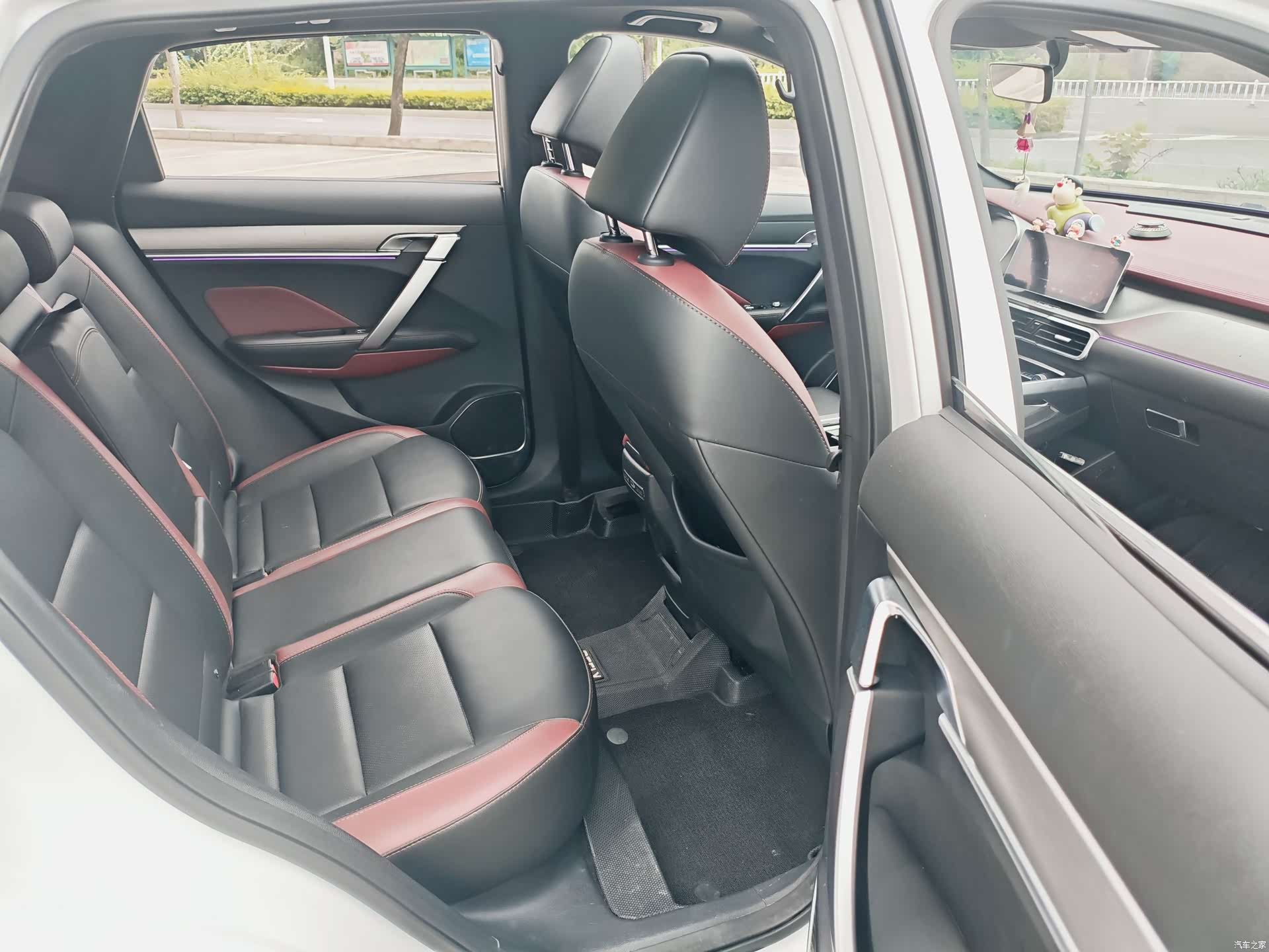 Geely Coolray, 2020 12