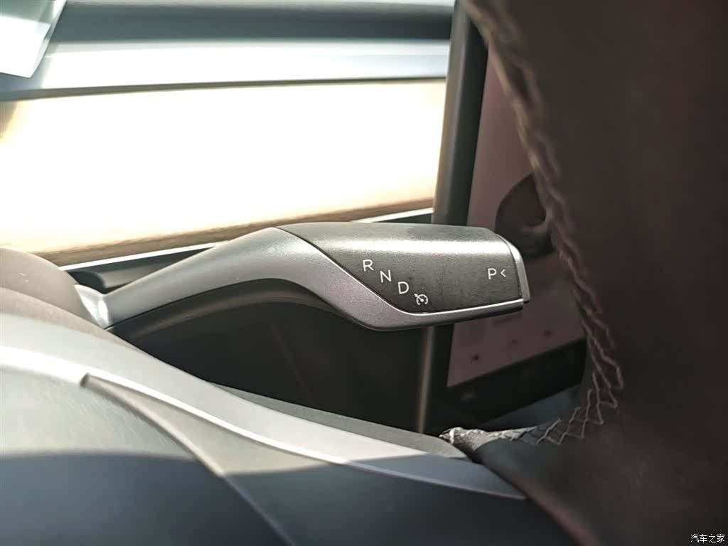 Tesla Model Y, 2022 14