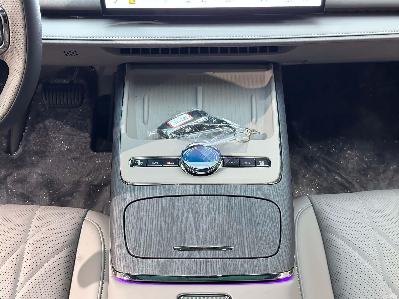 Geely 8, 2025 14