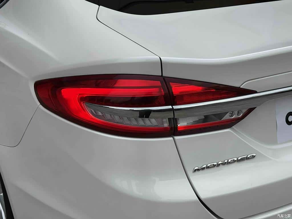 Ford Mondeo, 2017 11