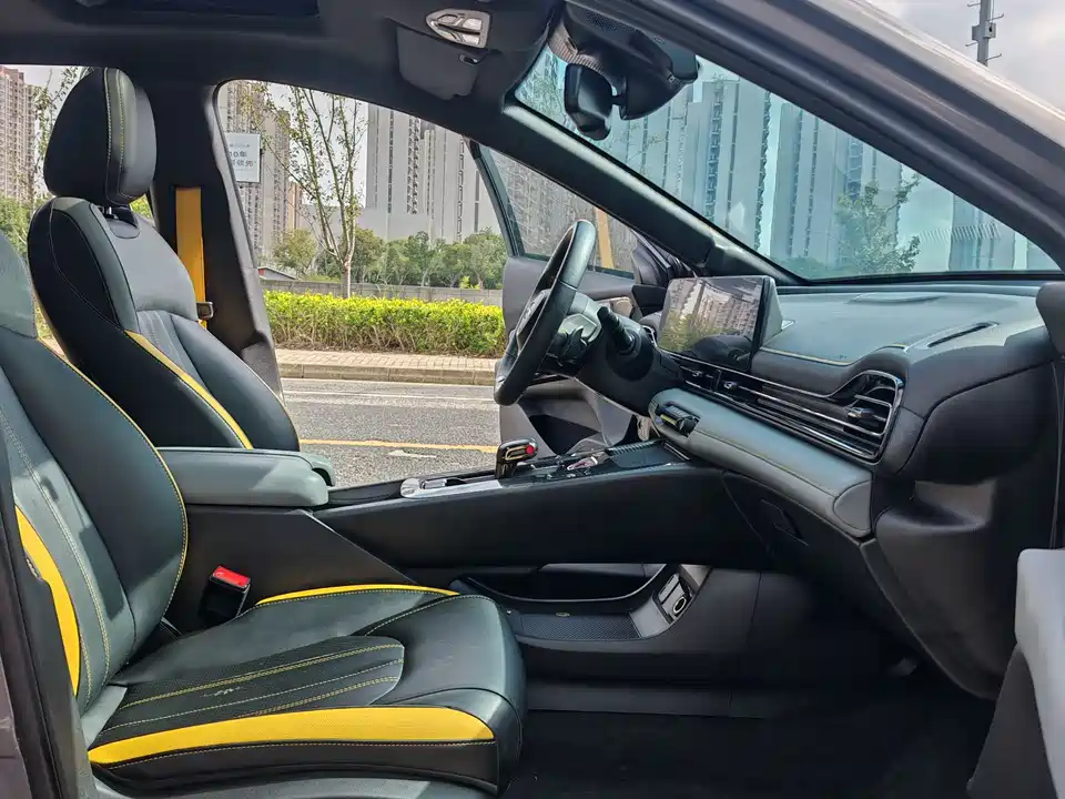 Trumpchi Shadow Leopard