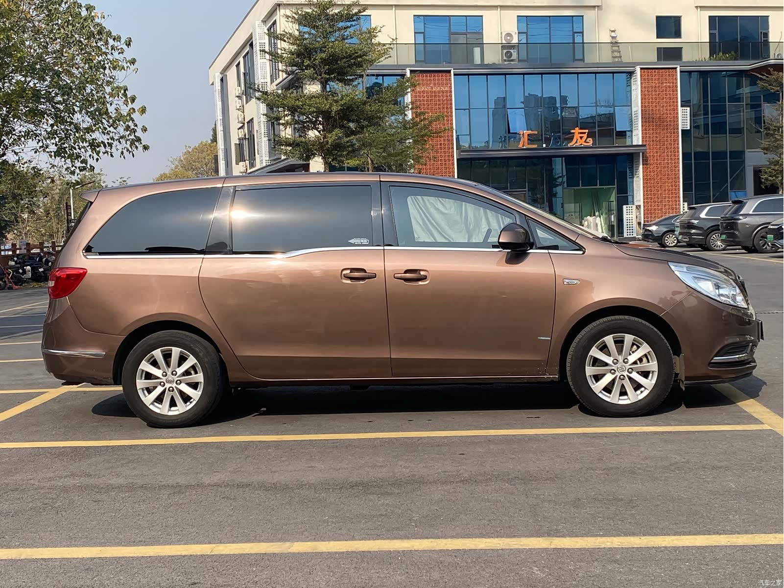 Buick GL8, 2019 4