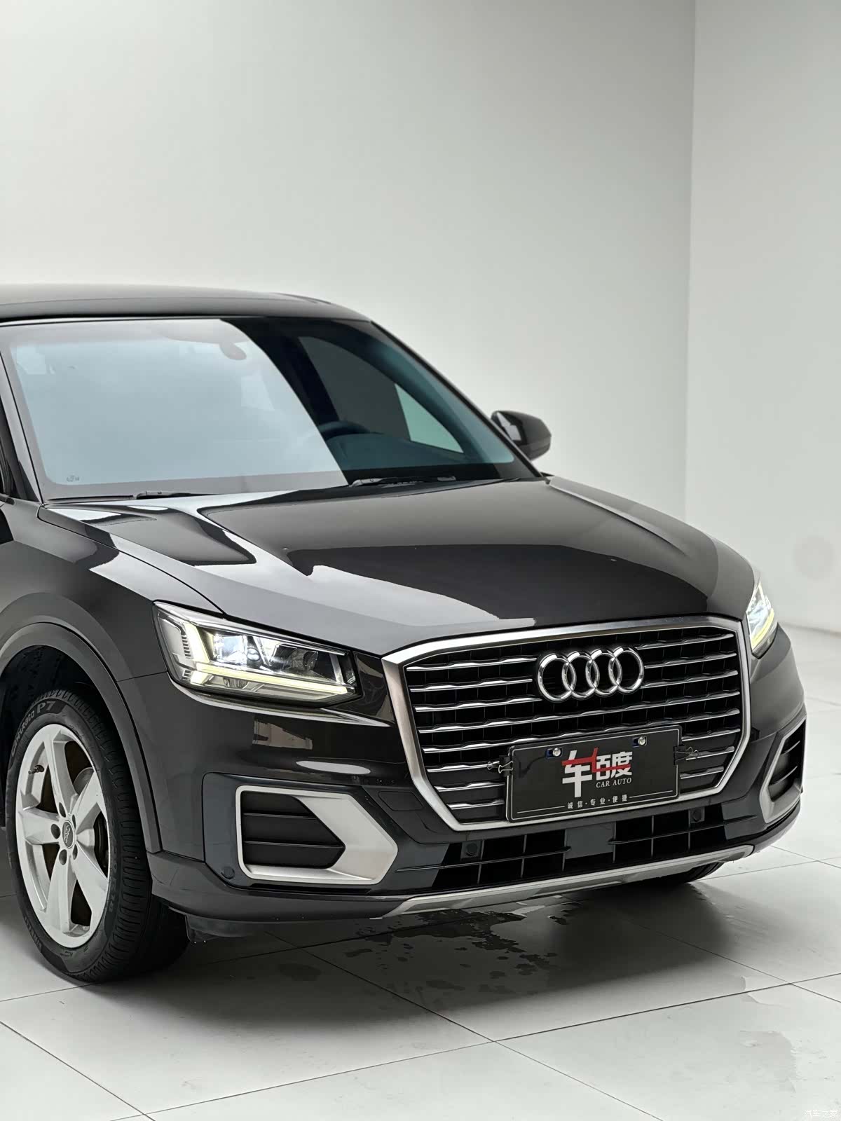 Audi Q2L, 2019 11