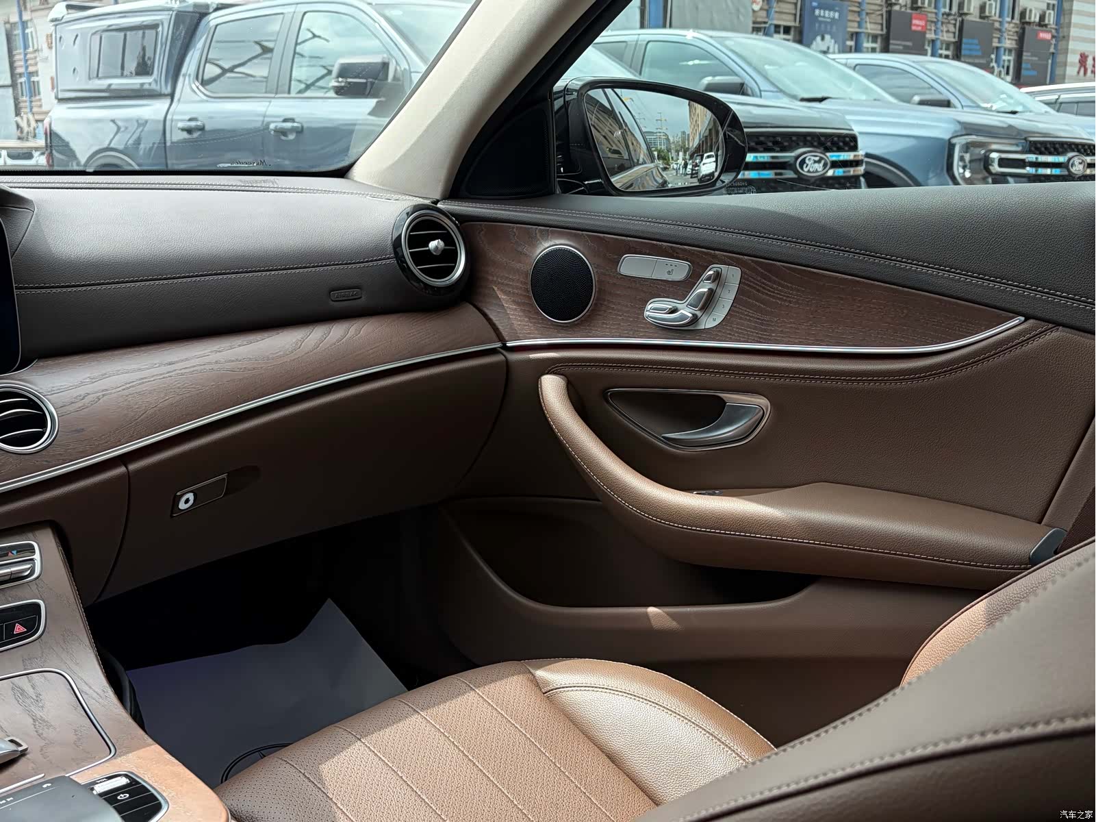 Mercedes-Benz E-Class, 2022 18