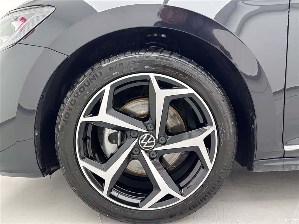Volkswagen Passat, 2023 29