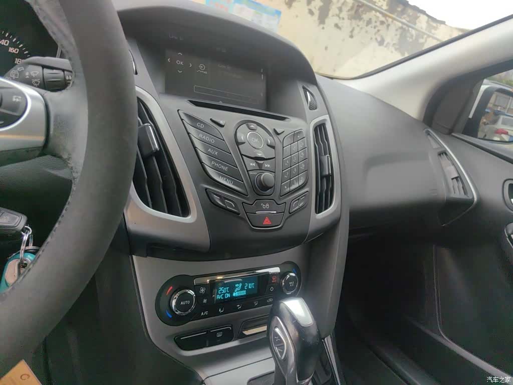 Ford Focus, 2015 10