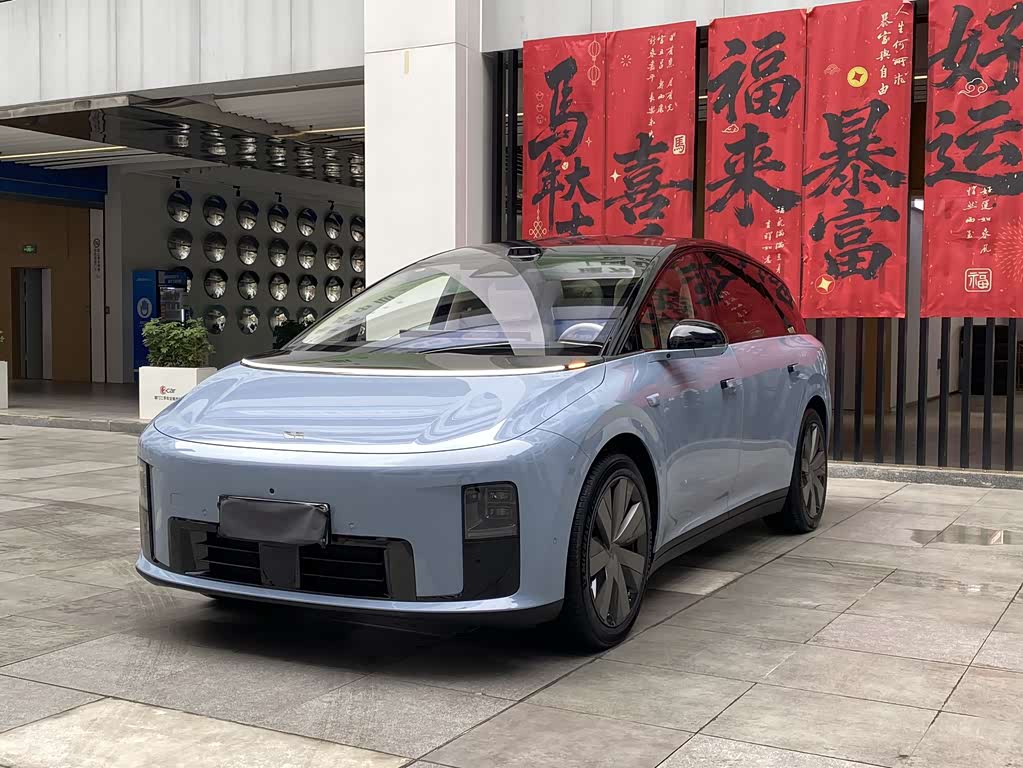 Li Auto i8