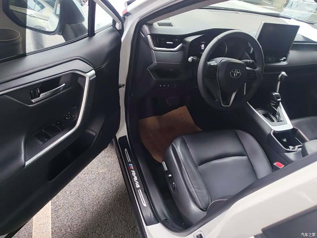 Toyota RAV4, 2021 16