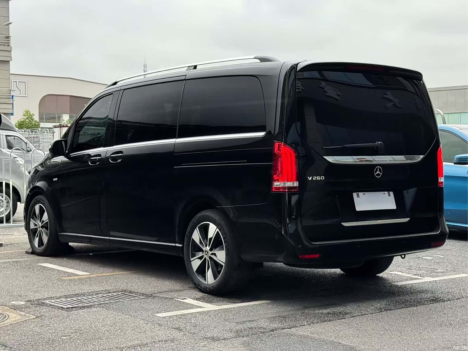 Mercedes-Benz V-Class, 2024 6