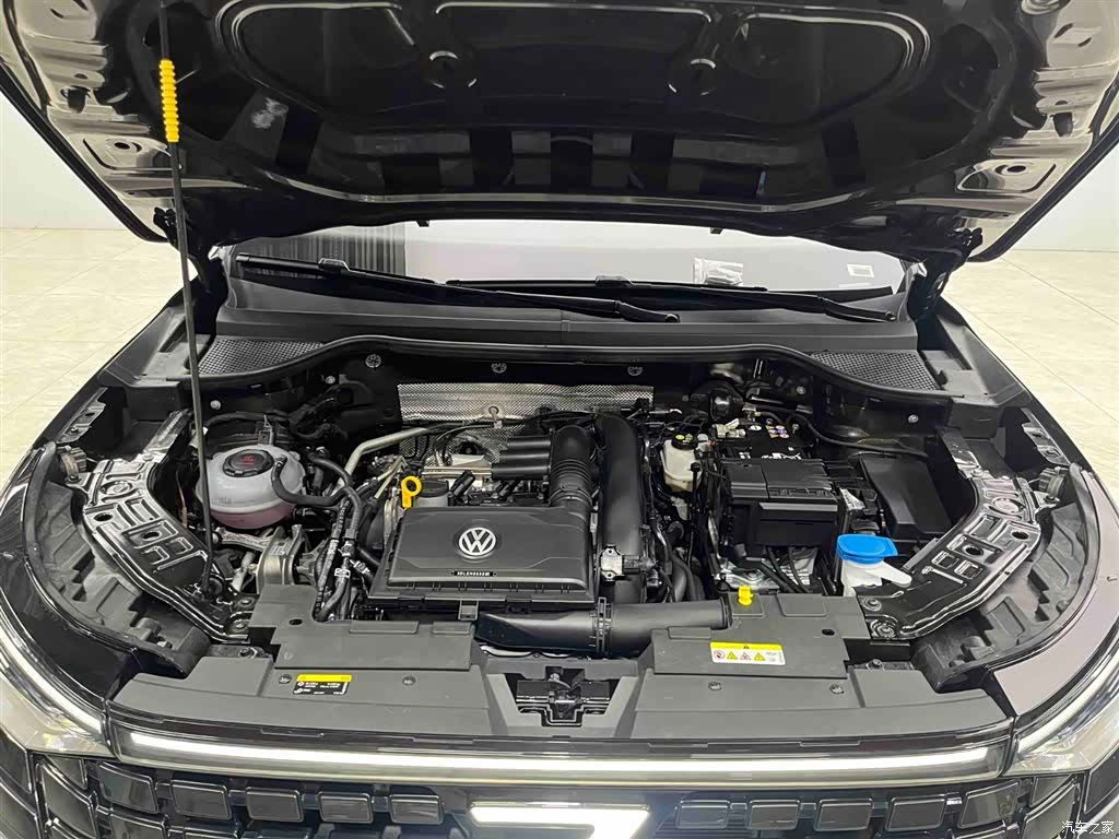 Volkswagen VS8, 2025 21
