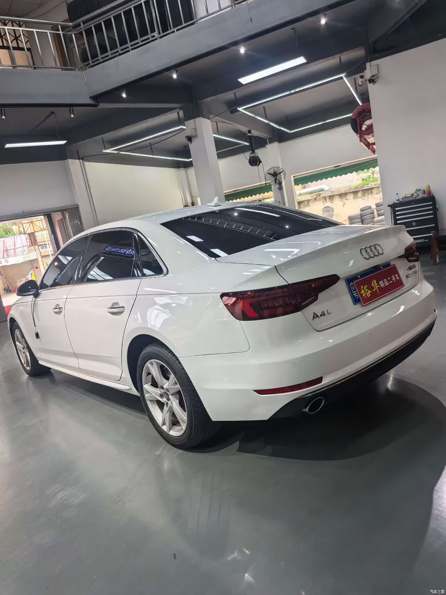 Audi A4L, 2018 9