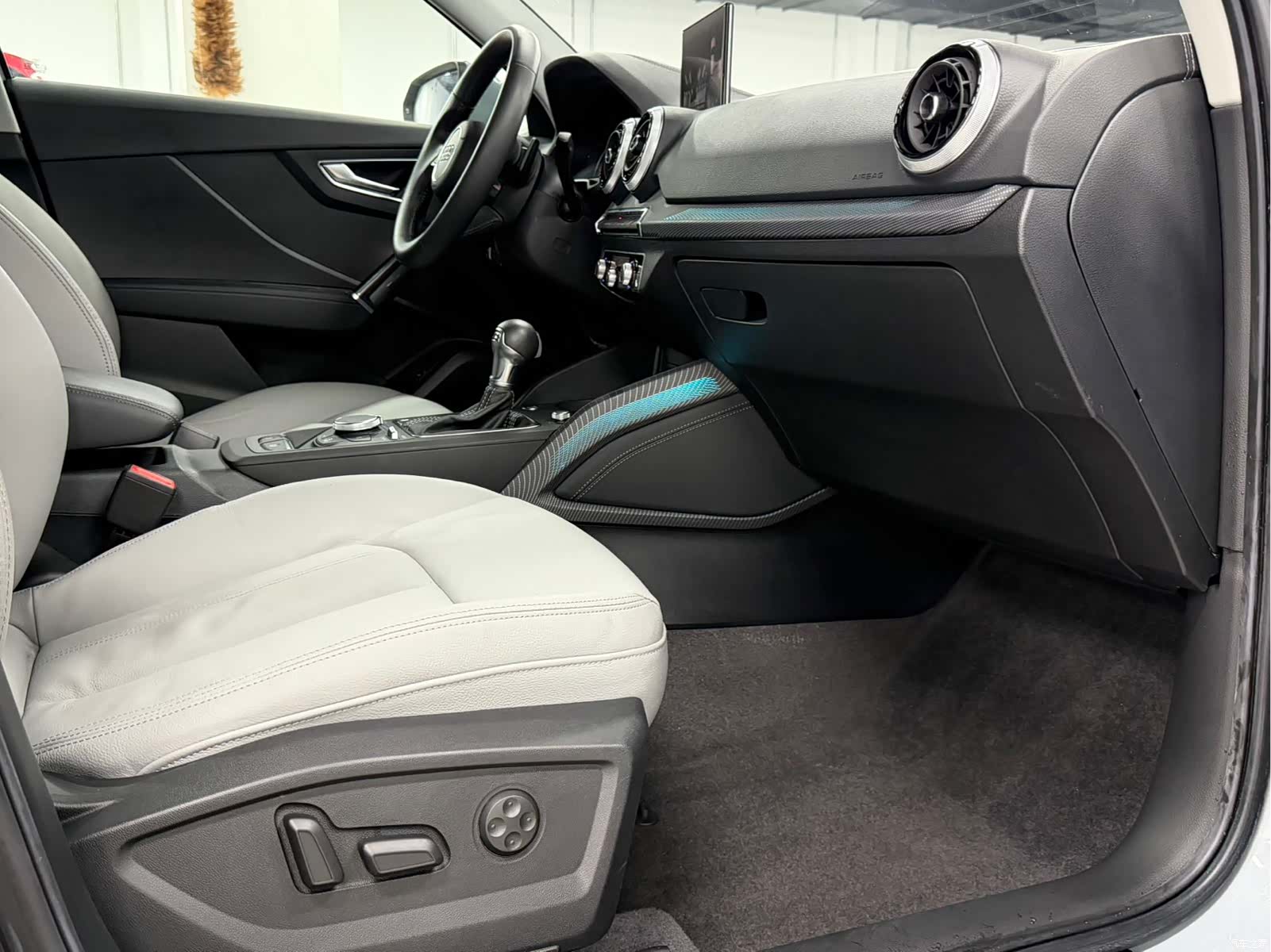 Audi Q2L, 2022 18