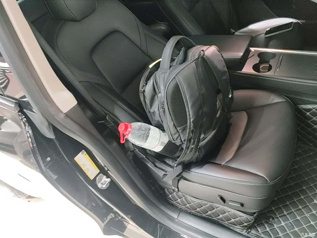 Tesla Model Y, 2022 25