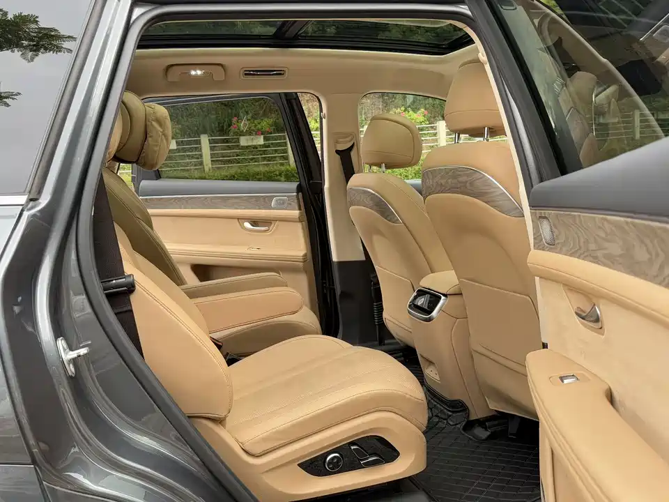 AITO Ask the world M7