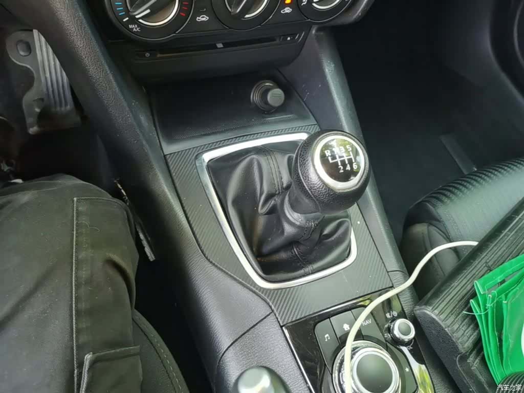 Mazda Mazda3, 2015 14
