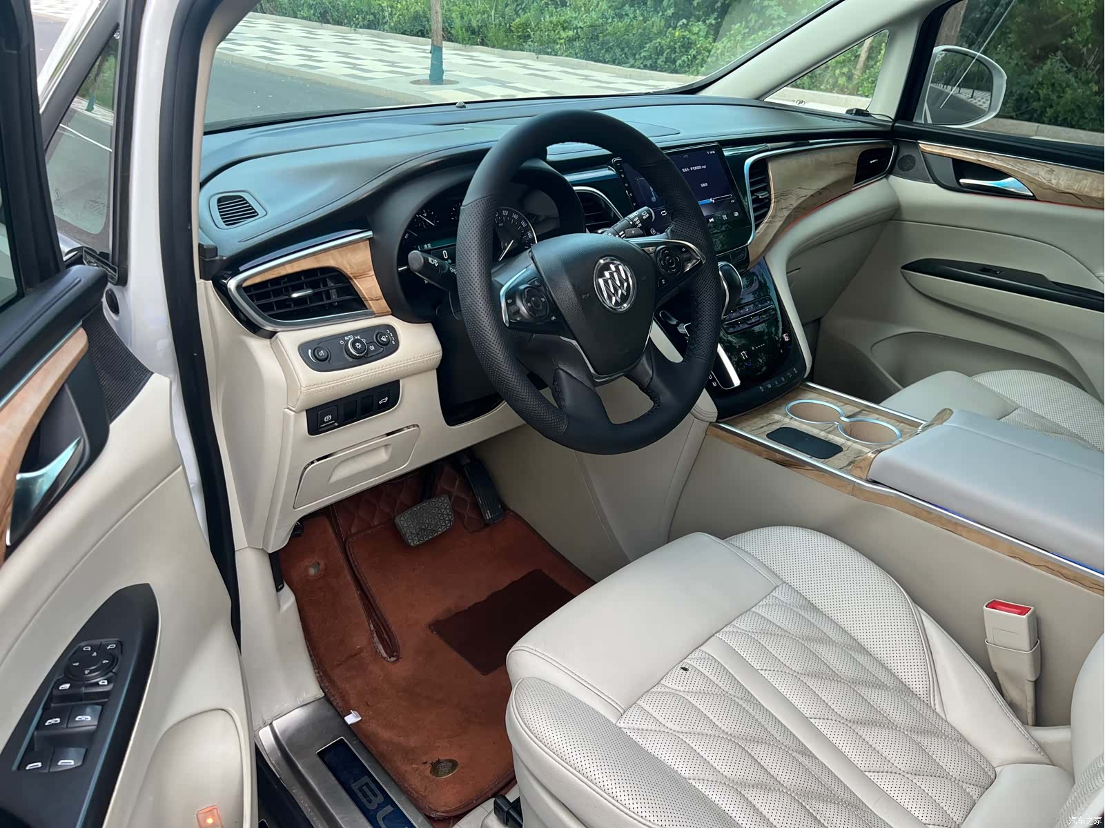 Buick GL8, 2020 4