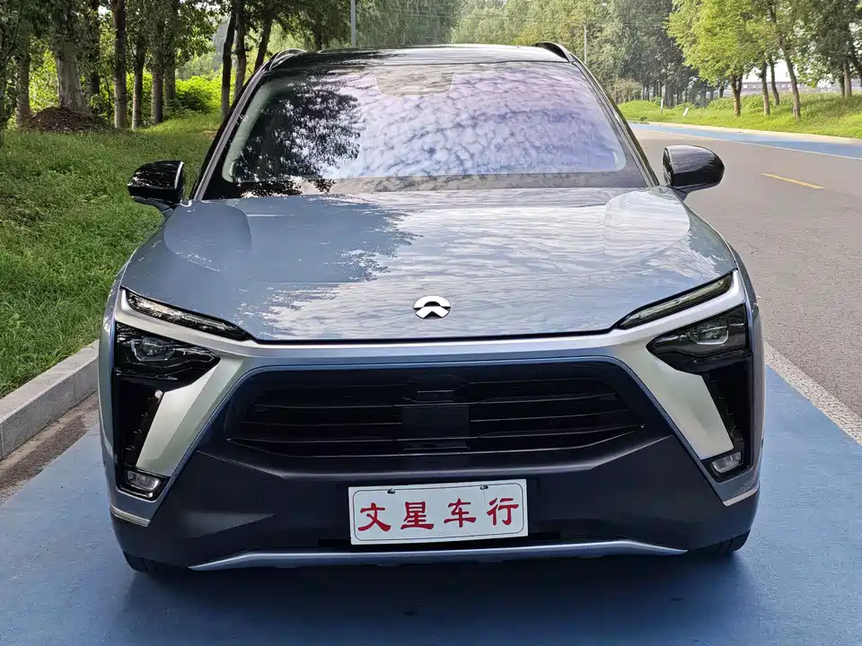 NIO ES8